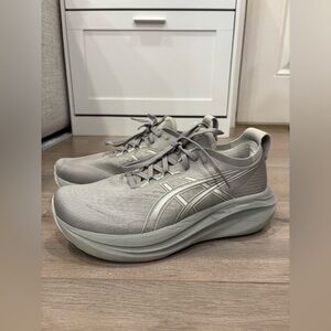 Asics Gel Nimbus 27 Seal Grey 1011B958 020 Size 8 Gray Running Shoe Run Club
